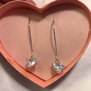 2007 Avon Wire Heart Drop Pierced Crystal Earrings In A Pink Heart Shaped  Box